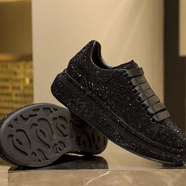 GR | Luxury sports shoes with crystals