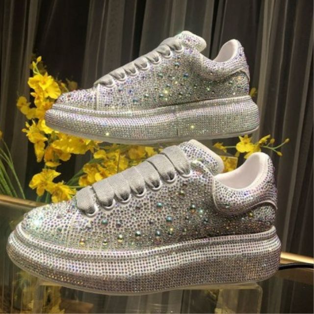 GR | Luxury sports shoes with crystals