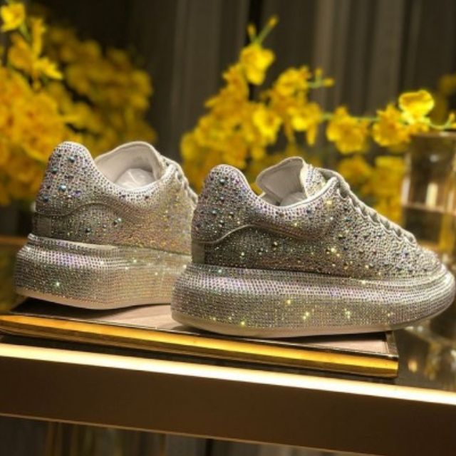 GR | Luxury sports shoes with crystals