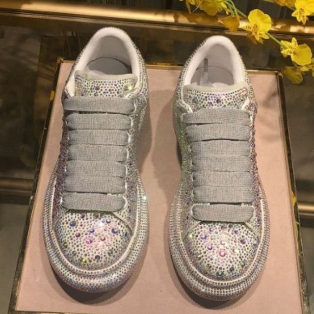 GR | Luxury sports shoes with crystals