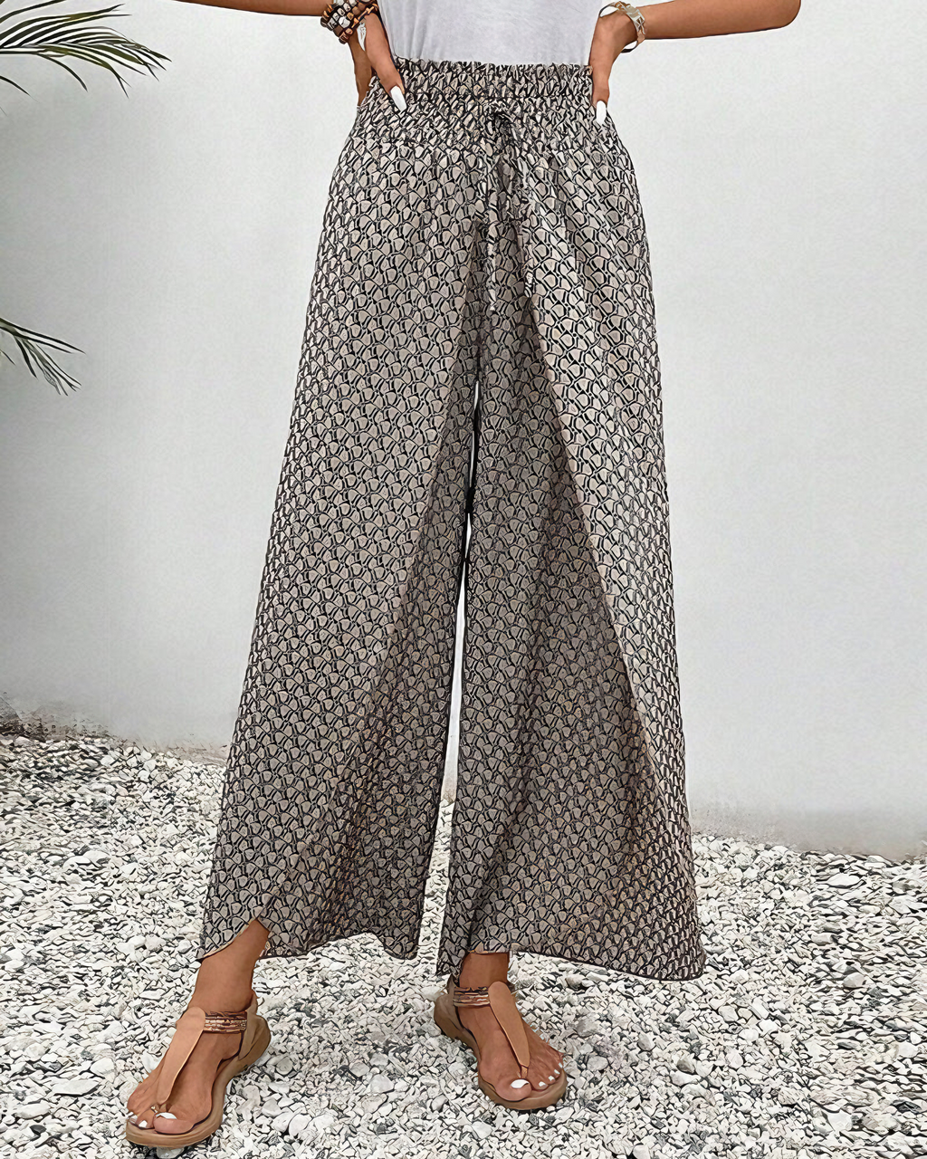 Trousers with chiffon pattern