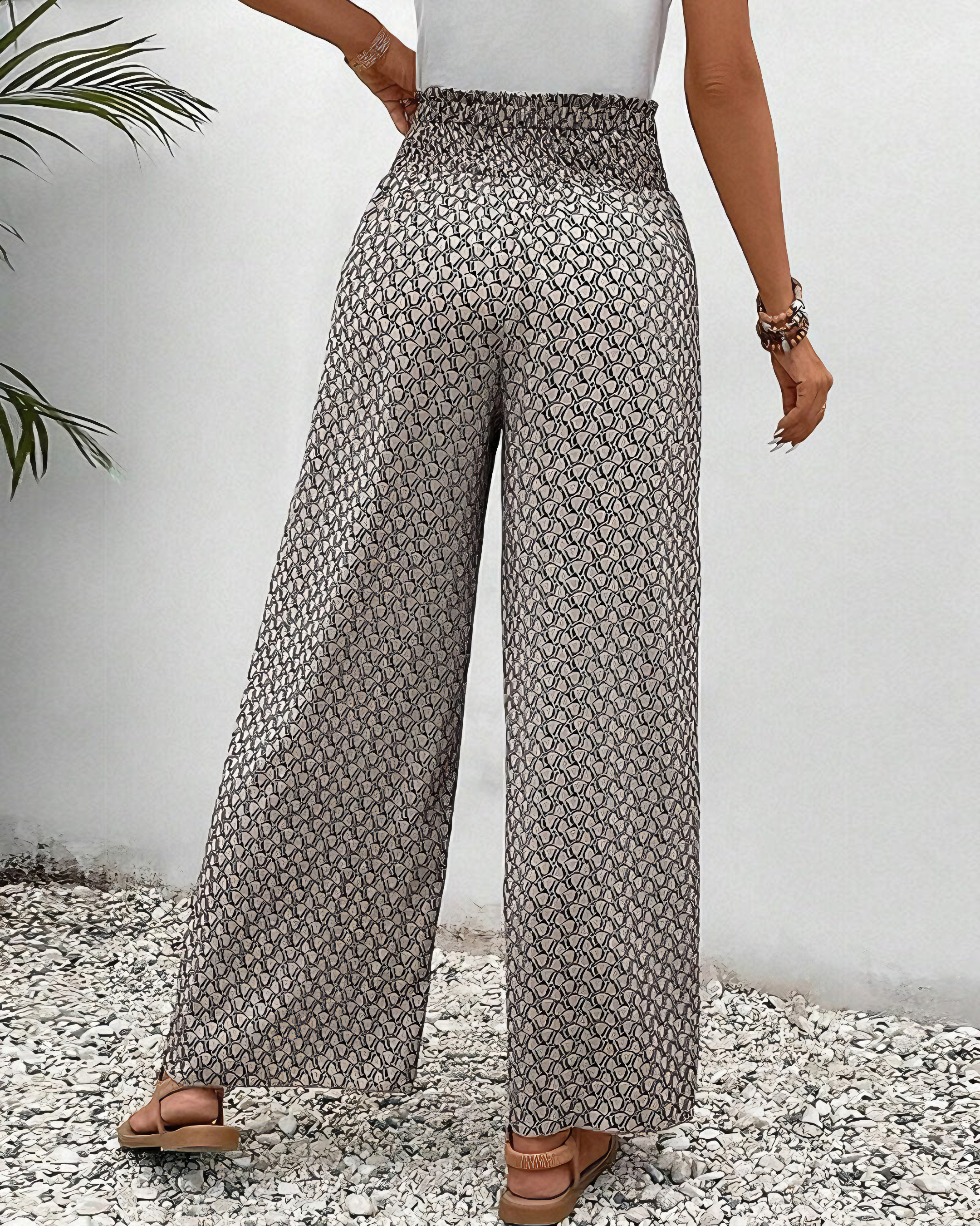 Trousers with chiffon pattern