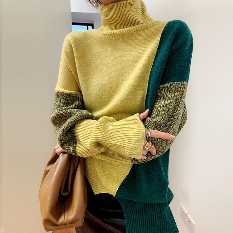 Turtleneck in a contrasting color