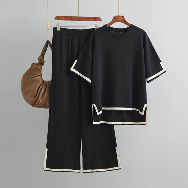 Two-piece Korean outfits made from lightweight, stretchy and soft material 