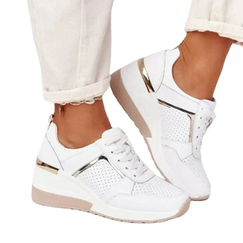 GR | Orthopedic, fashionably flared sneakers with a glossy finish