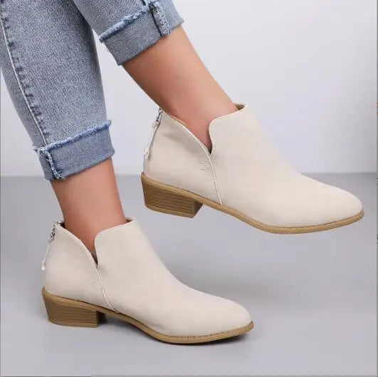 GR | Stylish suede ankle boots with