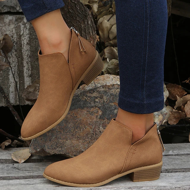 GR | Stylish suede ankle boots with