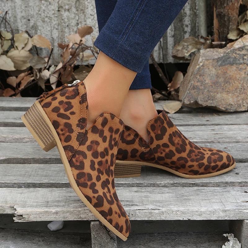 GR | Stylish suede ankle boots with