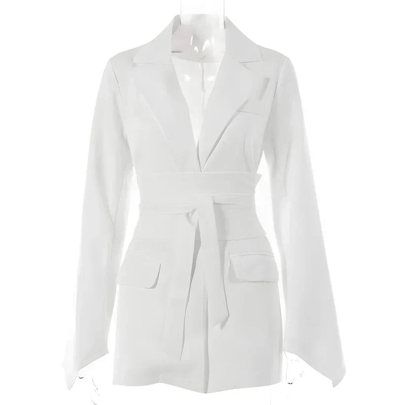 GR | Elegant blazer with belt 