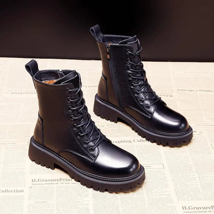 GR Delphine – Winter boots in black leather