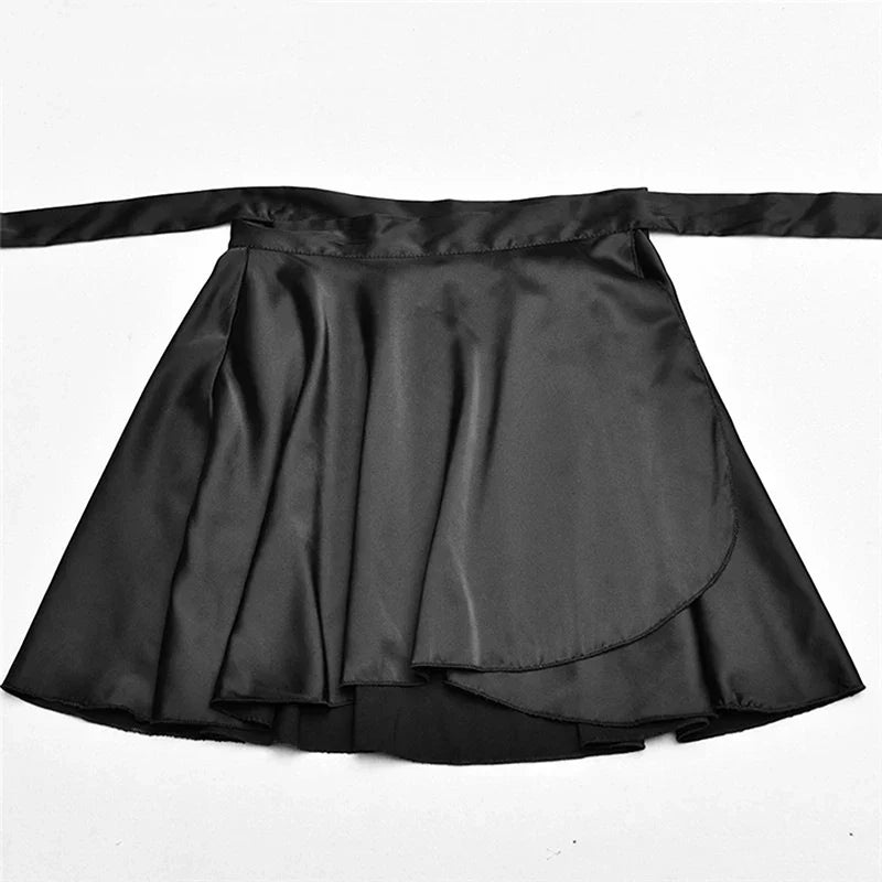 GR | Silky blouse and skirt set with tie belt