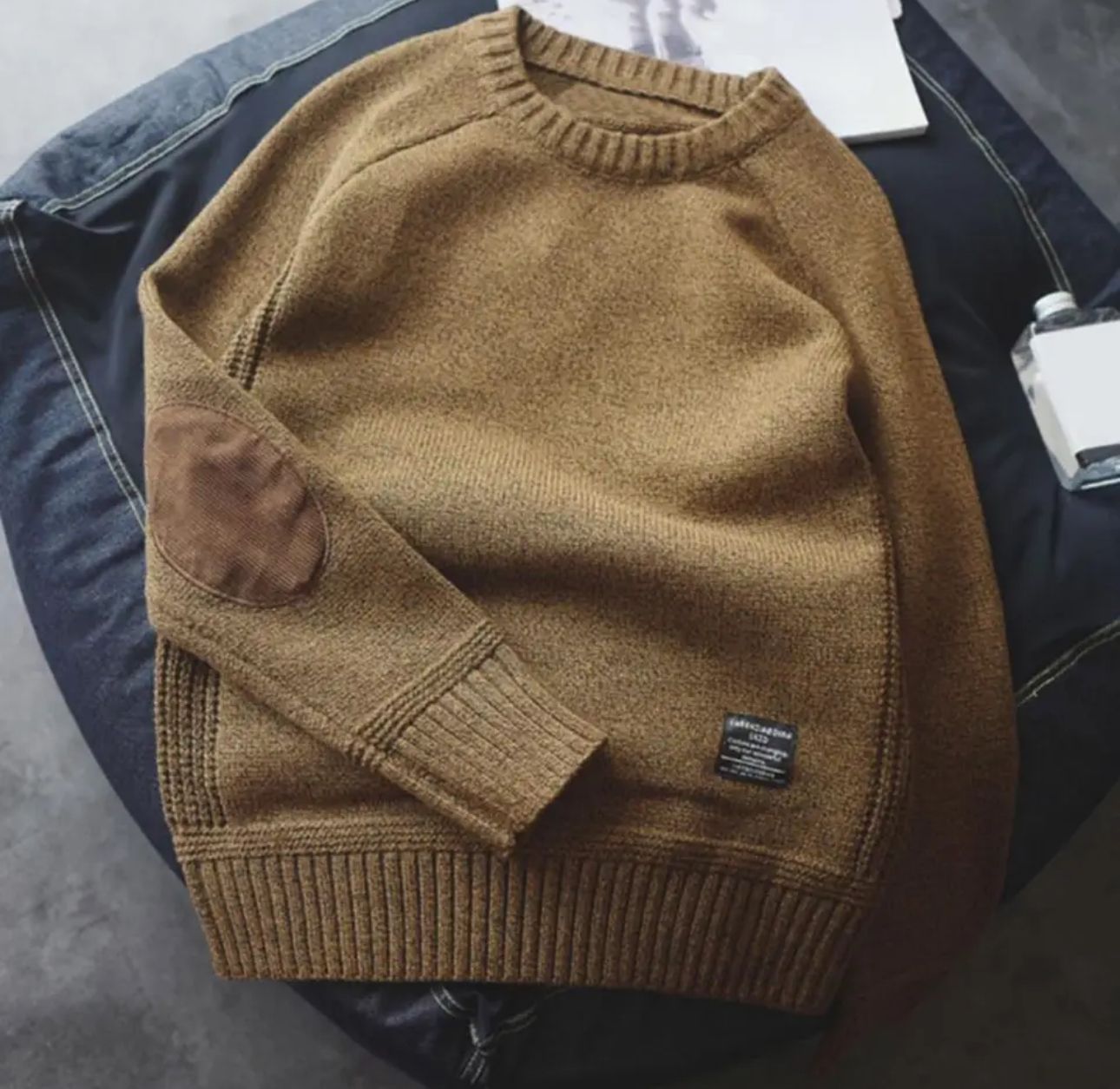 GR | Sweater with timeless elbow patch