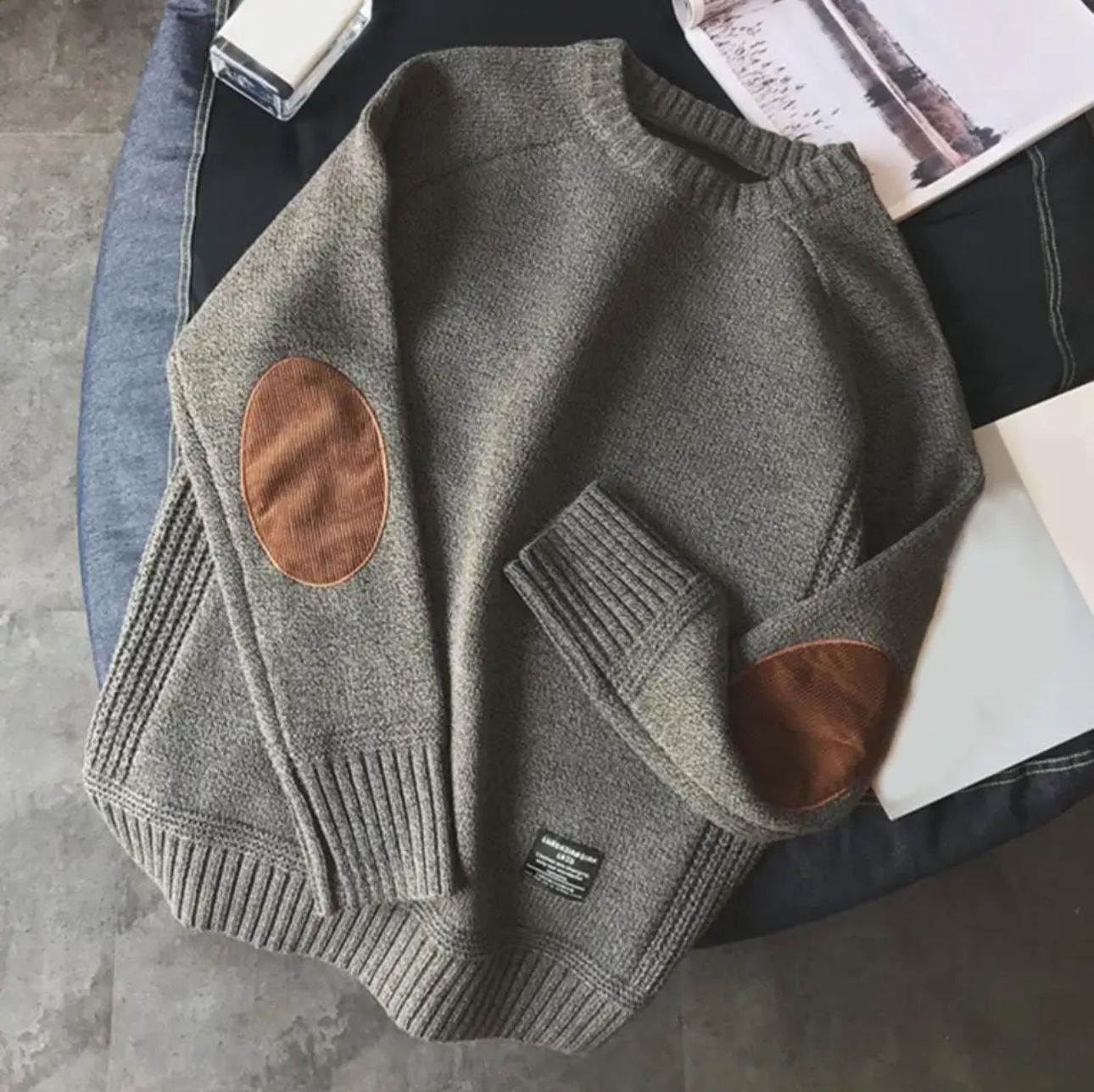 GR | Sweater with timeless elbow patch