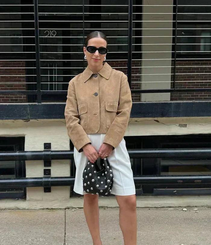 GR | Beige women's suedette jacket with narrow buttons