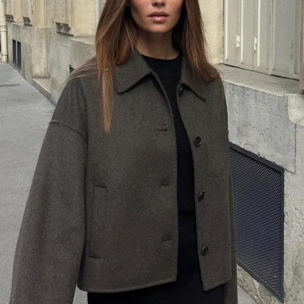 GR | Single-breasted, relaxed fit, short wool coat, wool trench coat for women