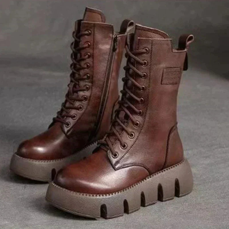 GR – Stylish boots with a high sole