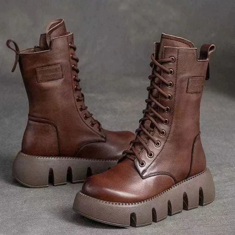 GR – Stylish boots with a high sole