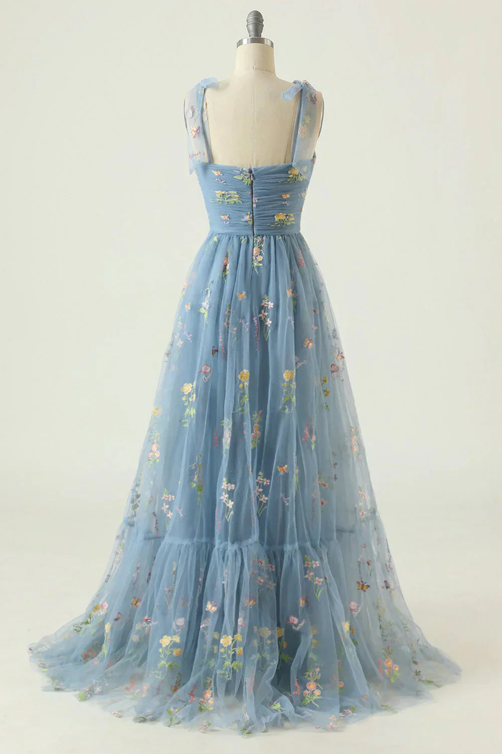GR | High-quality ball gown made of embroidered tulle