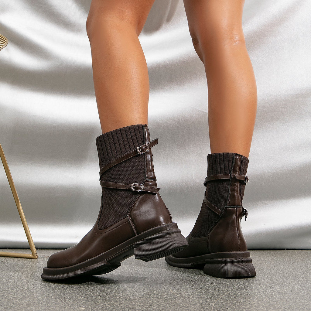 GR | Elegant brown ankle boots with wrap straps