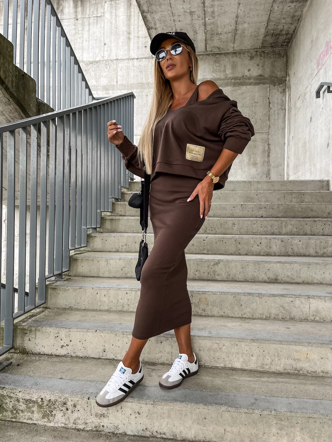 GR | Women's Midi Bodycon Dress & Sweatshirt Outfit 