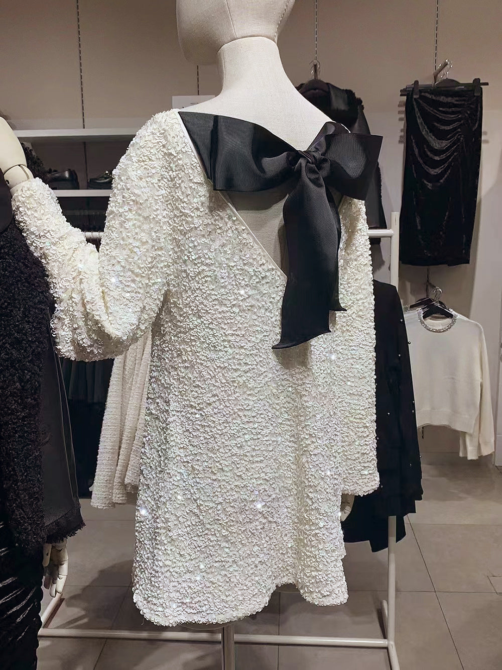 GR Dress | Elegant glitter dress with a bow closure at the back