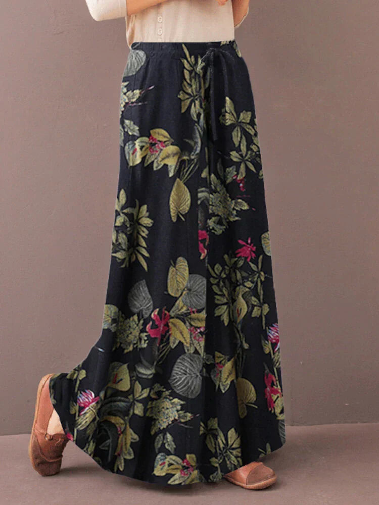 GR | Chic, relaxed trousers with a floral pattern