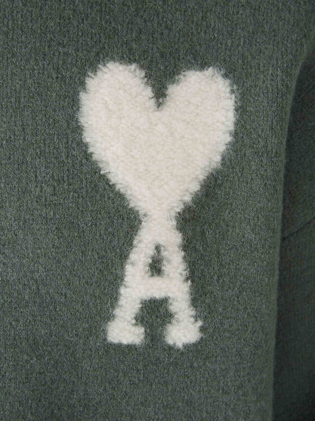 GR | Fashionable heart sweater
