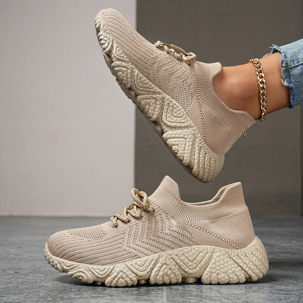 GR | Breathable low-top sneakers in a solid color