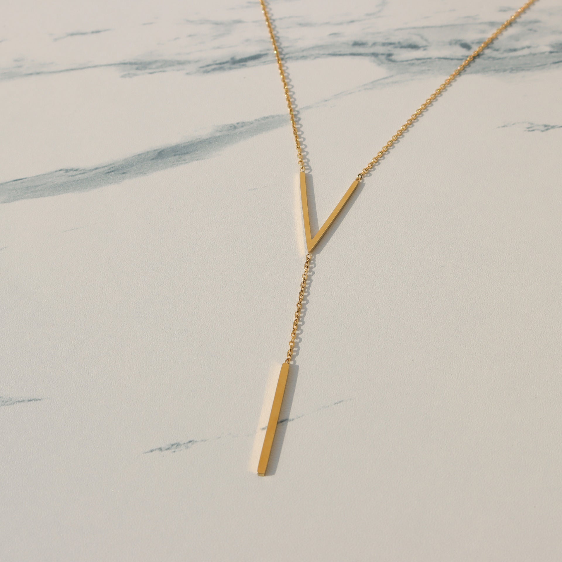 GR | V-shaped gold necklace