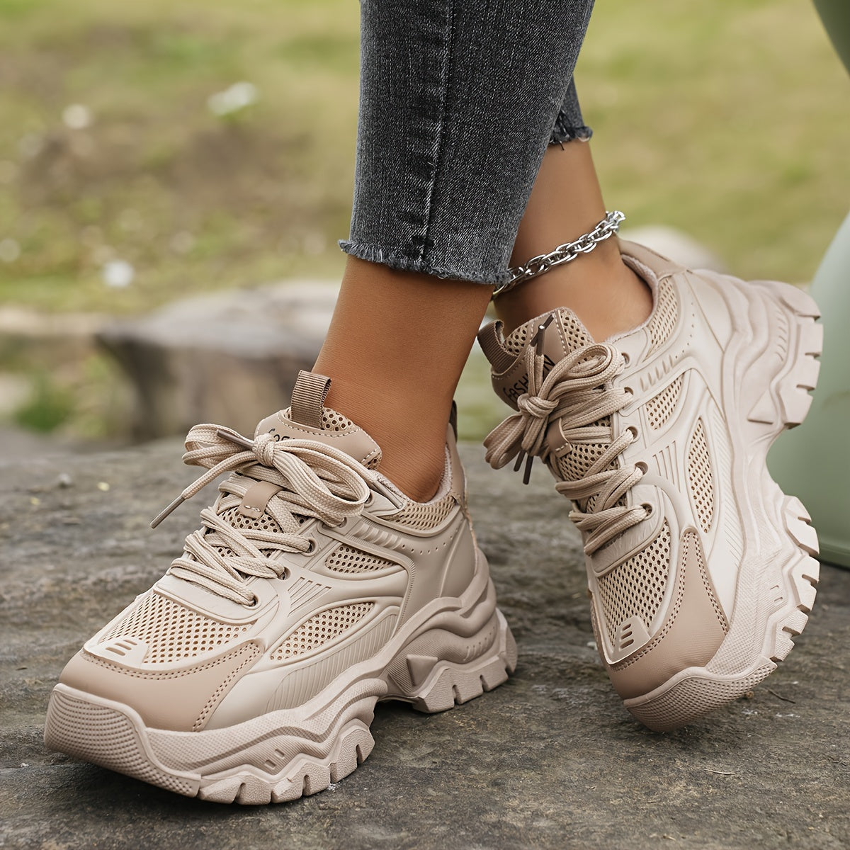 GR | Platform sneakers with a modern look