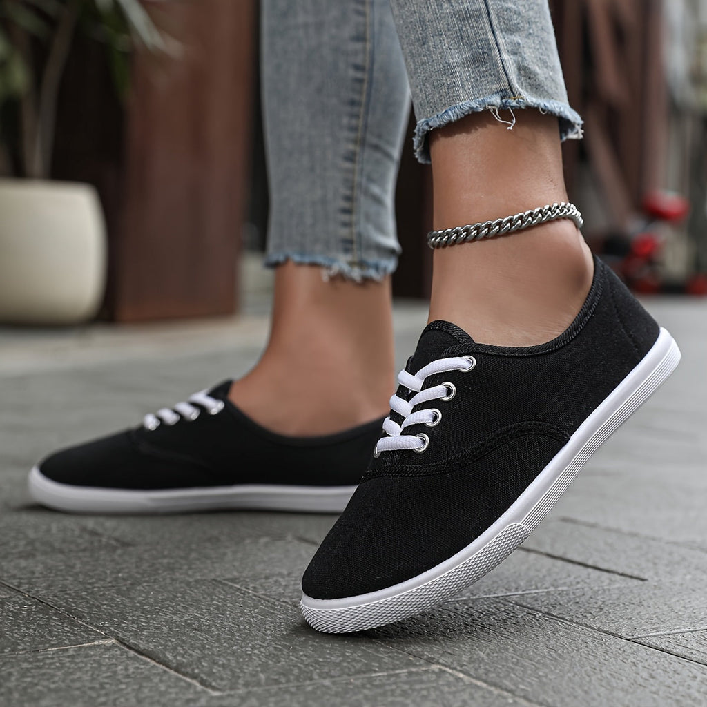 GR | Comfortable low-top canvas sneakers in white
