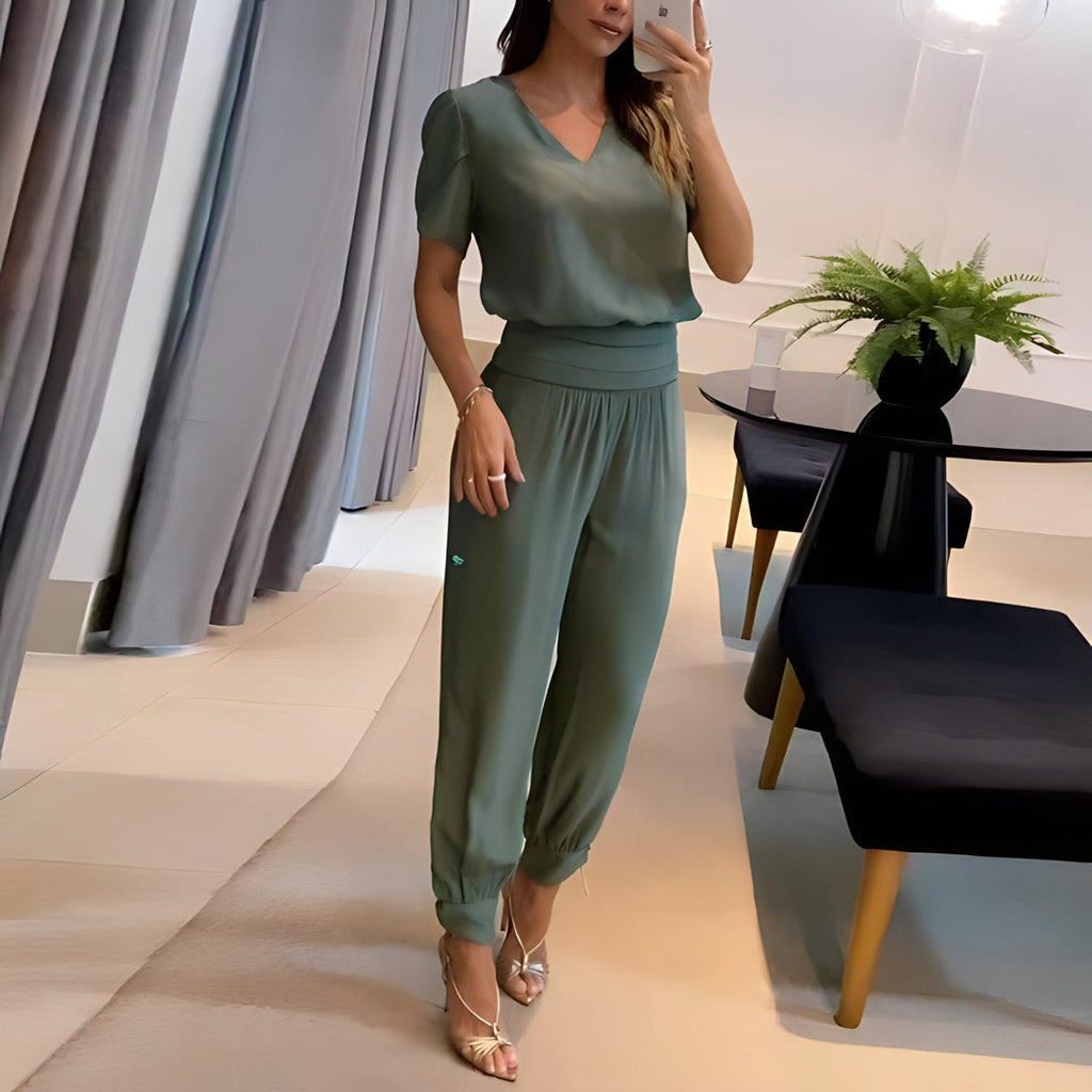 Trendy set with blouse and trousers