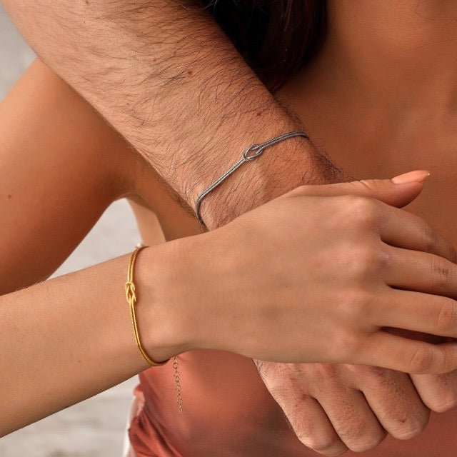 GR | Minimalist bangle love knot