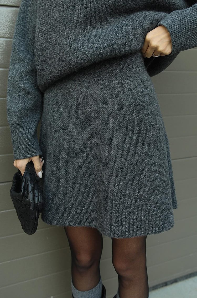 GR | 1-piece knitwear set - women's sweater and skirt with a relaxed fit