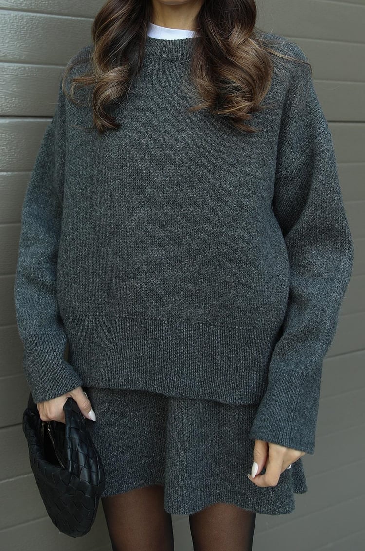 GR | 1-piece knitwear set - women's sweater and skirt with a relaxed fit