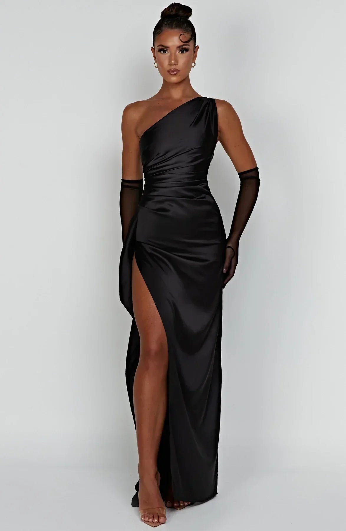 GR | Elegantes One Shoulder Satin Split Kleid