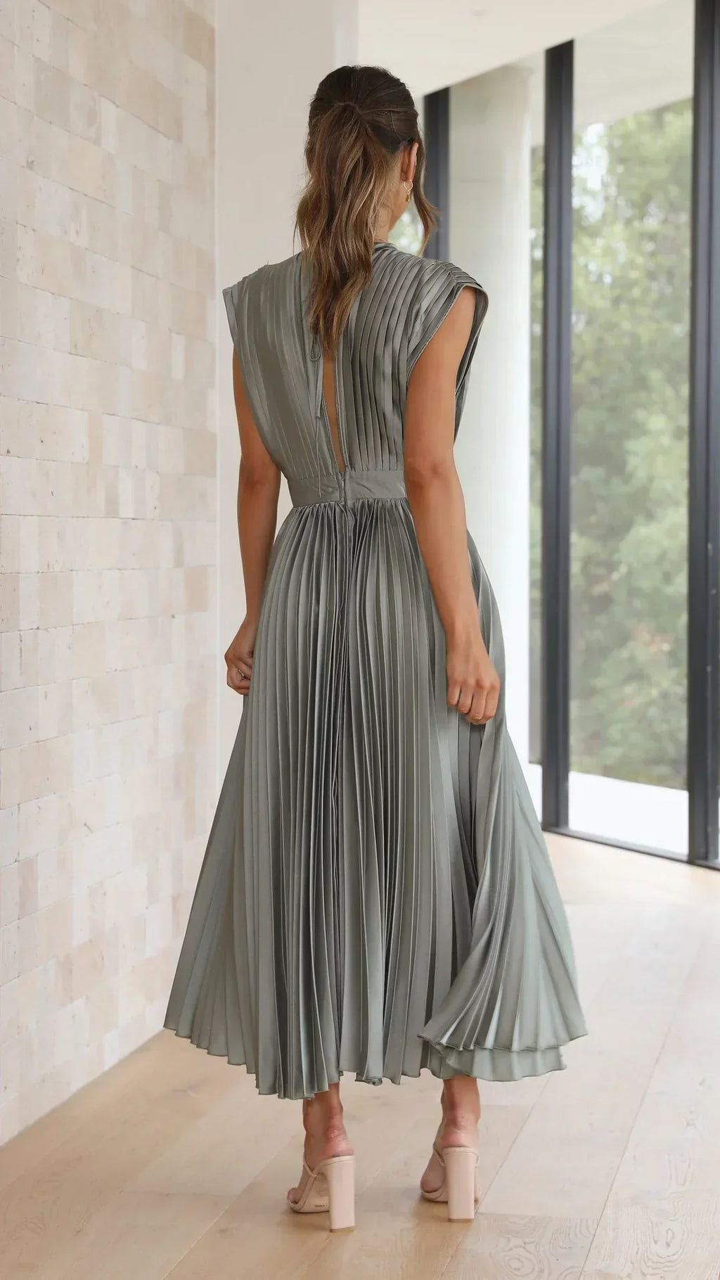 GR | Faltendes Plunge Midi Kleid