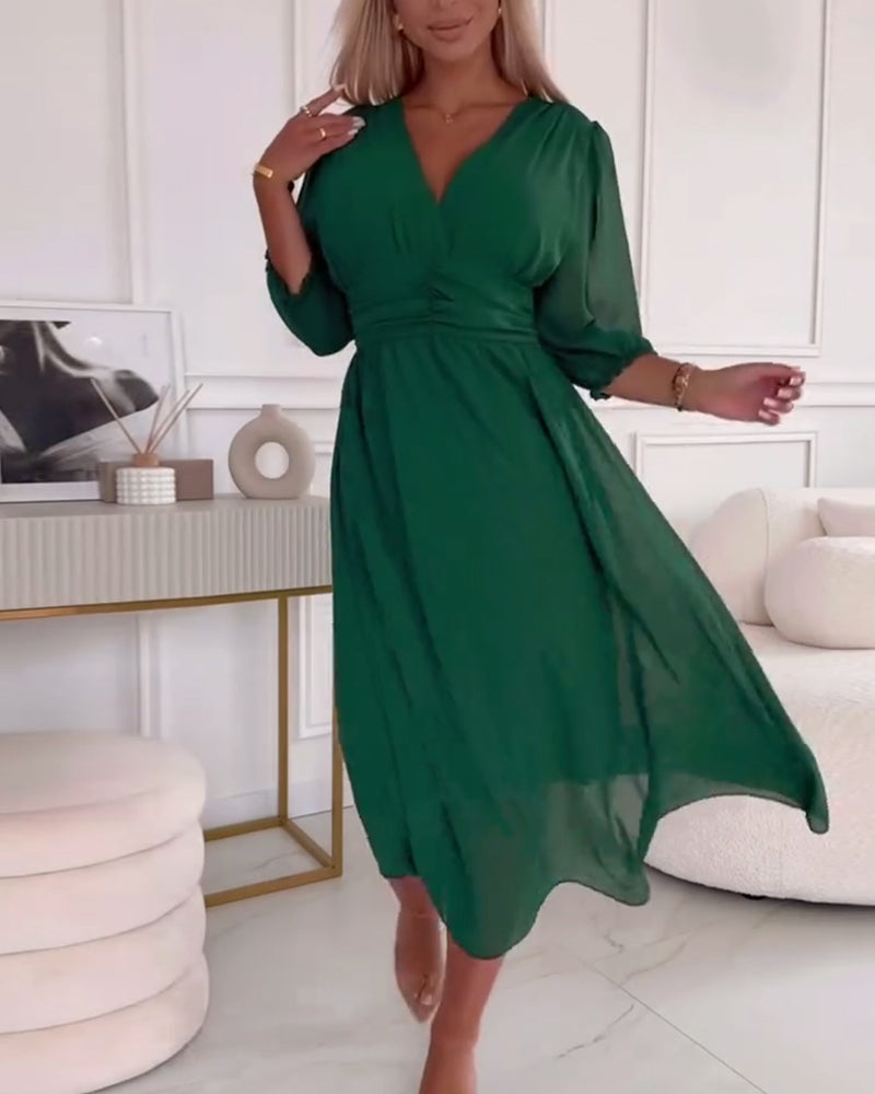 GR | Solid-color fitted dress with V-neck