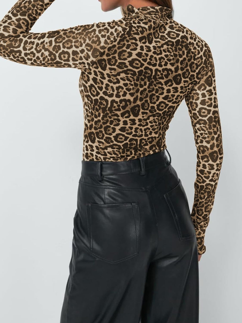 GR | Lovelet Stand-up Collar Long-Sleeve Top