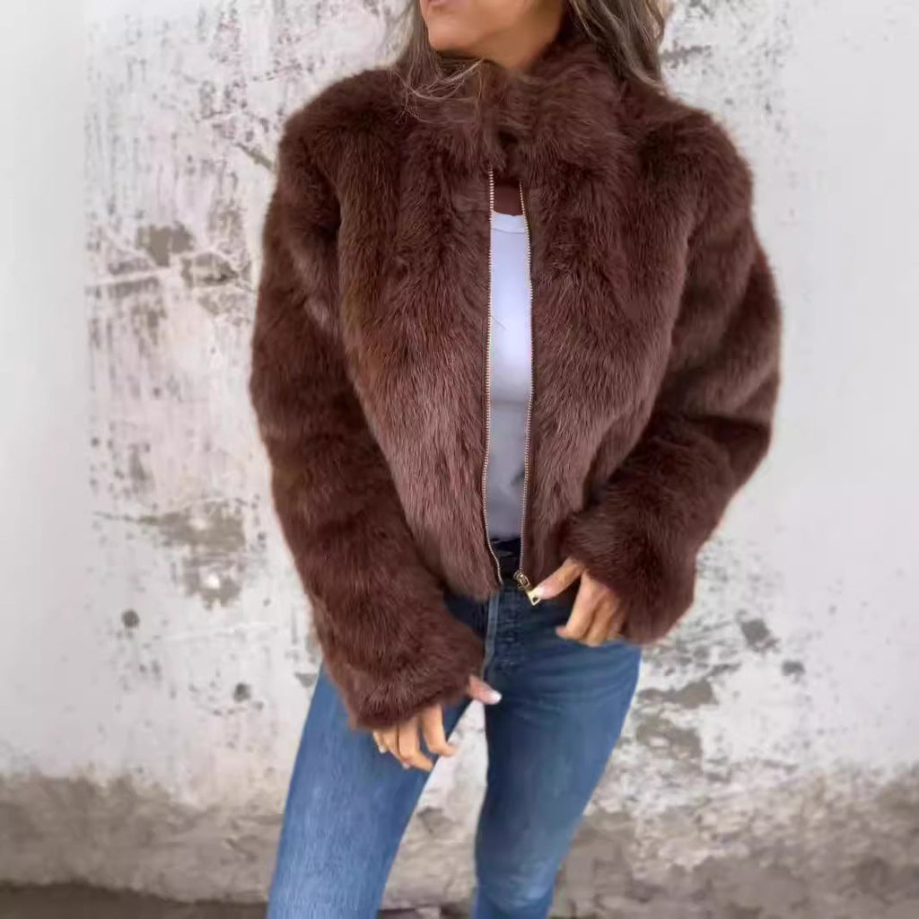 GR | Elegant fur coat with zipper closure