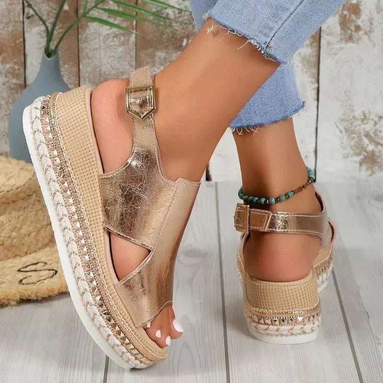 GR | shiny sandals