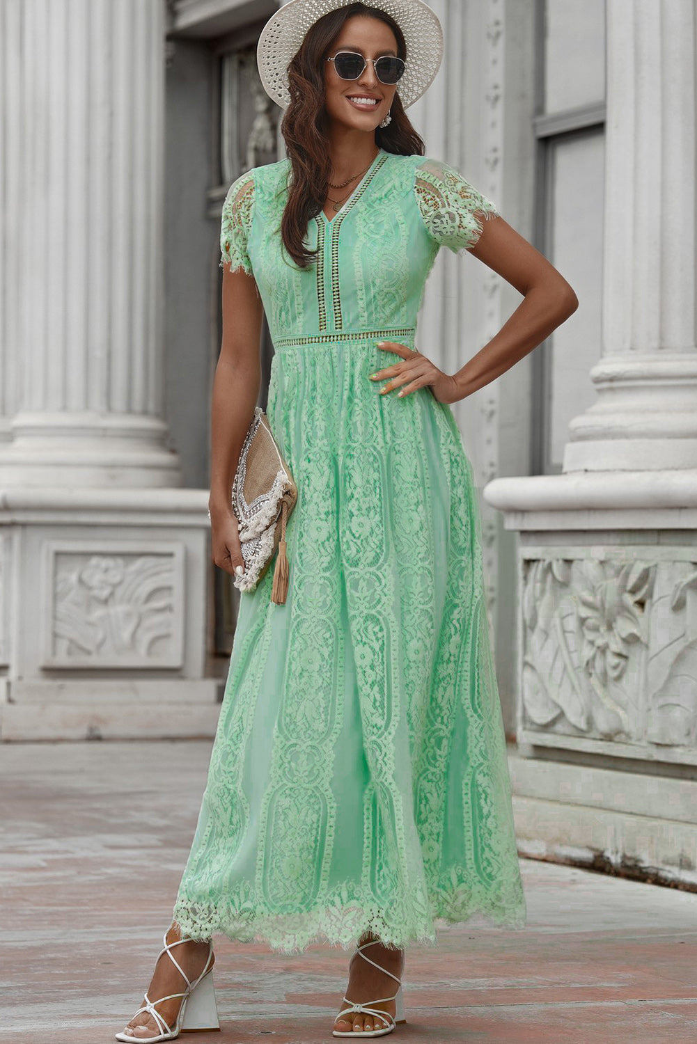 GR | Lace Plunge Kleid Mit Gewelltem Saum
