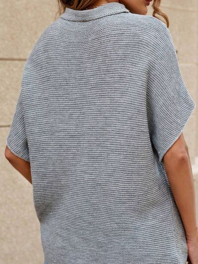 GR | Stylish short-sleeved sweater with a round neck