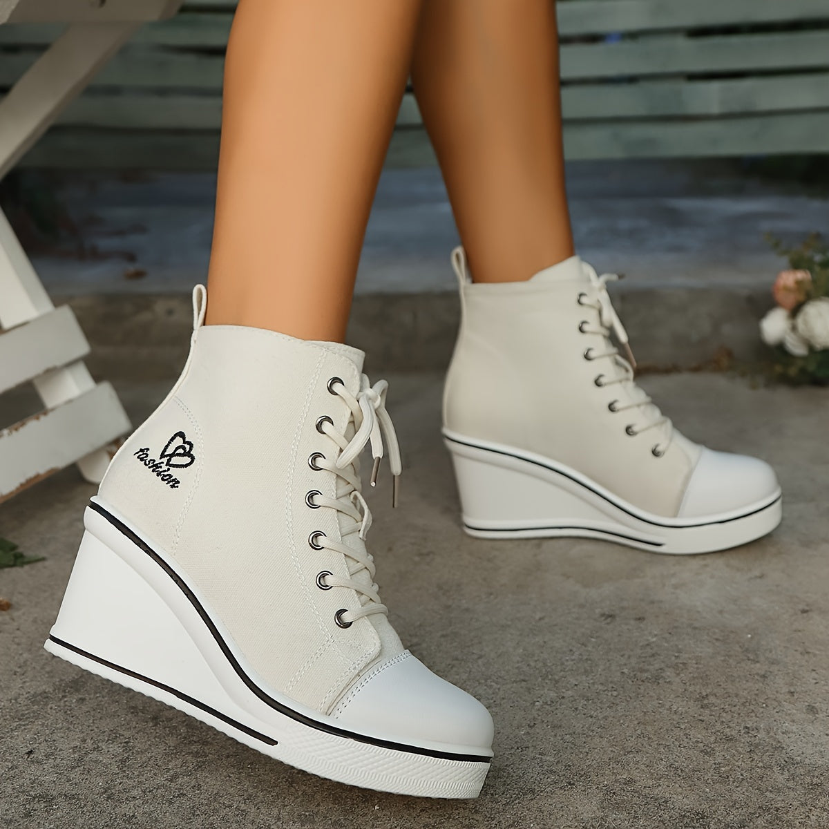 GR | Simple canvas ankle boots with love motif