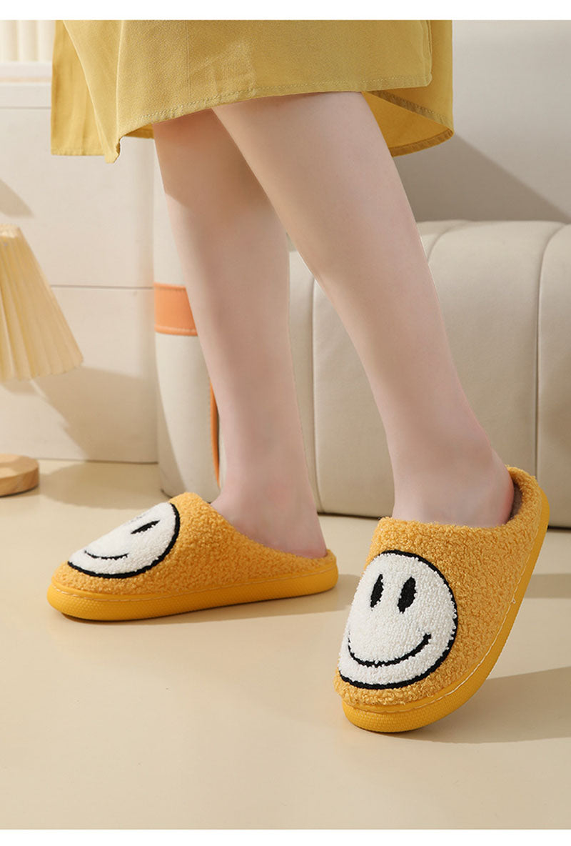 GR Large Smiley Pattern Fur Slippers