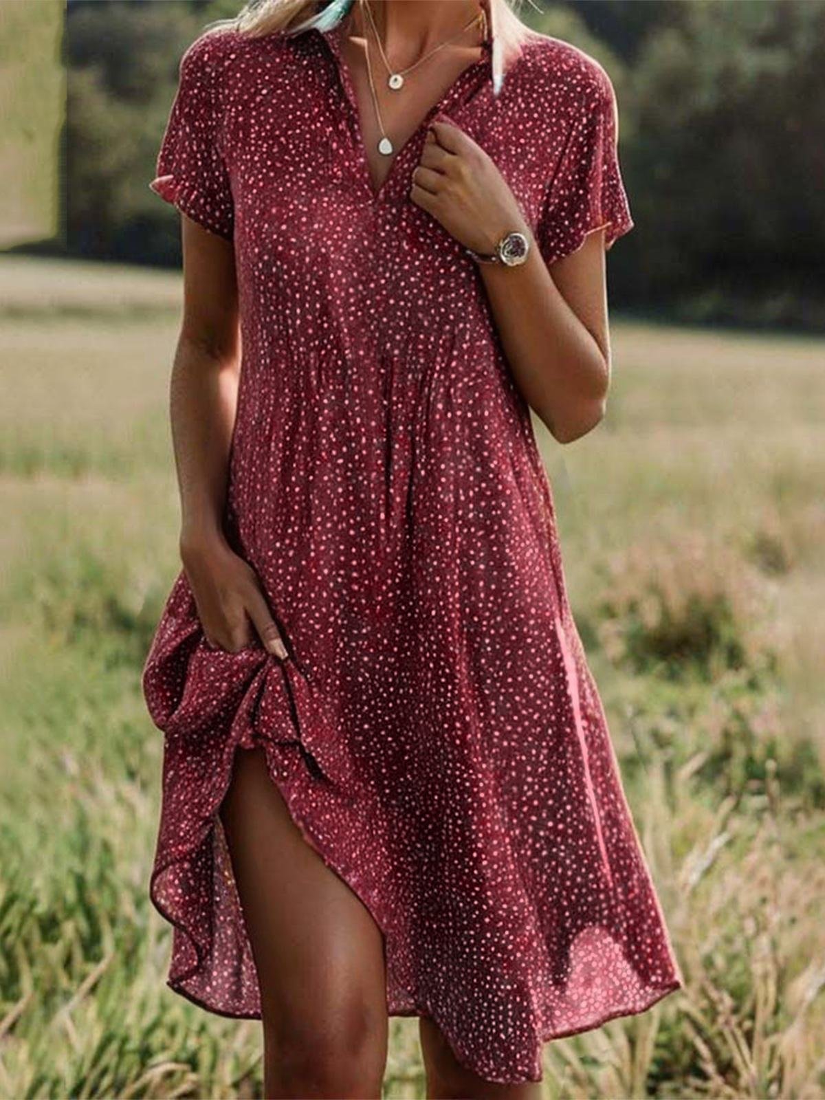 GR | Kurzärmeliges Grünes Minikleid Mit Punkten