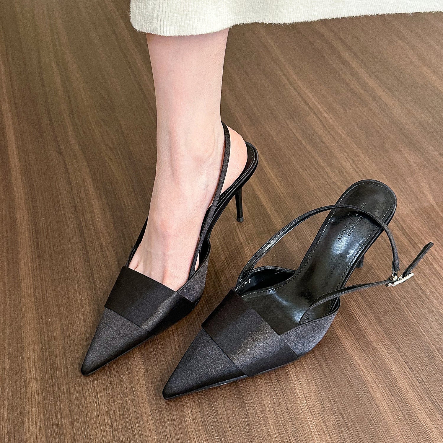 GR | Women's Closed Toe Pointed Toe Silver Satin Sandals