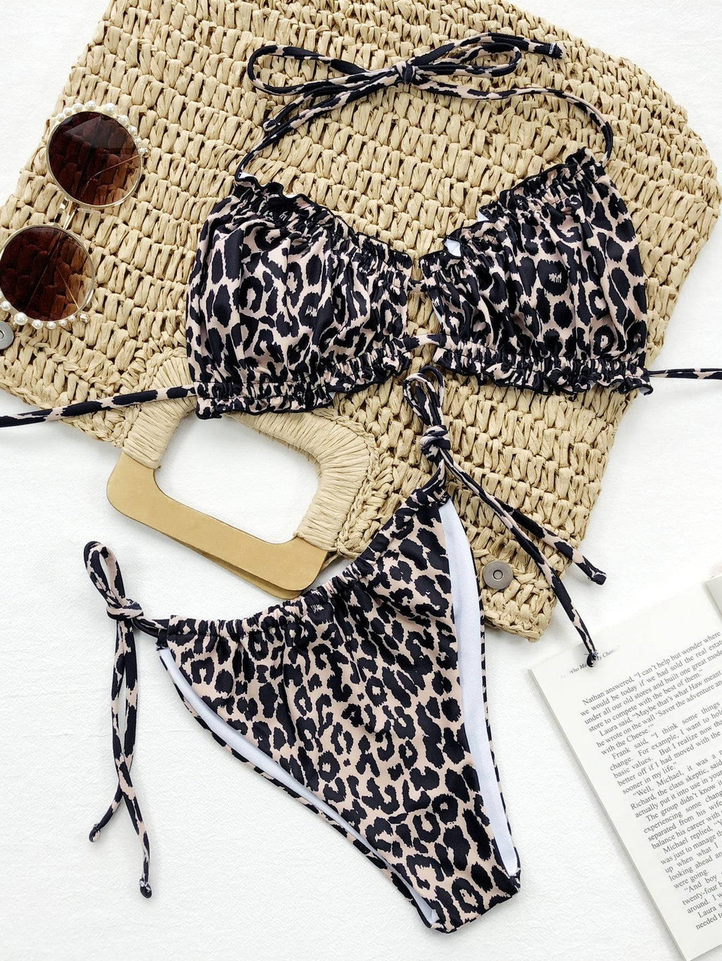 GR | Ruffled halterneck bikini set