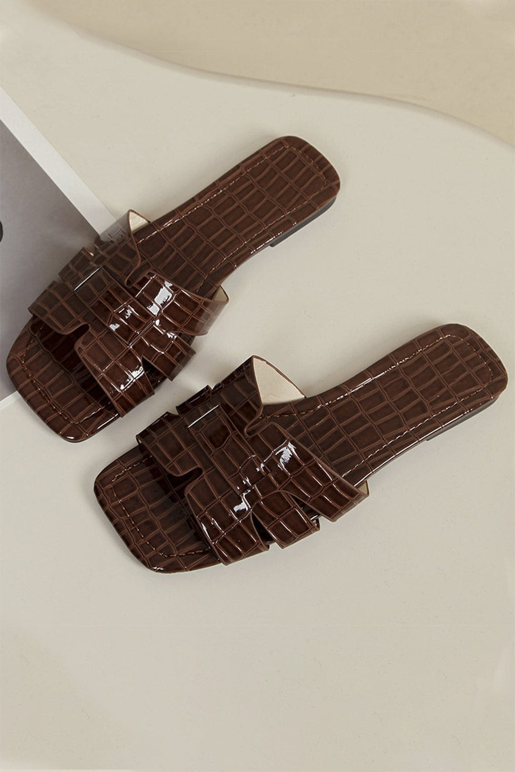 GR | White Slides with Crocodile Look