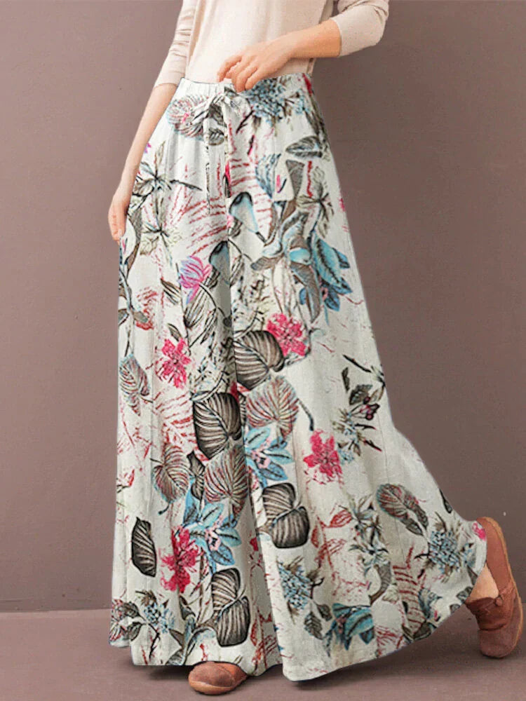 GR | Chic, relaxed trousers with a floral pattern